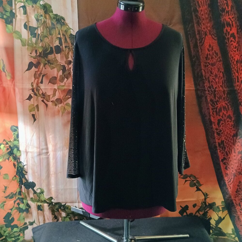 EUC: Per Seption Women Sze 1X Black with Rhinestone Sleeves Keyhole Blouse